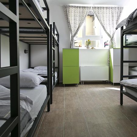 Varad Inn Нови-Сад Экстерьер фото